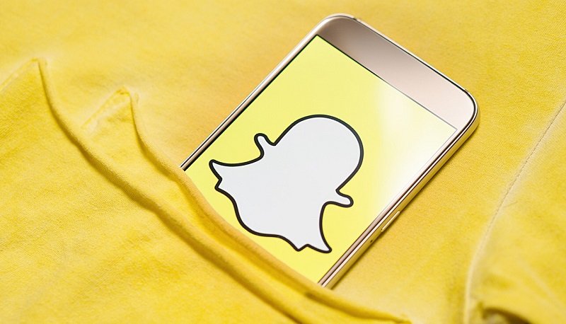 Telefon komórkowy z aplikacją Snapchat